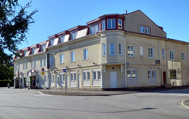 Loimaan Seurahuone ikkuna-asennuksen jälkeen